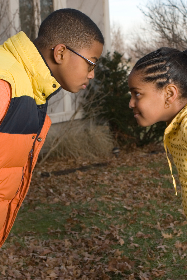 How to Resolve Sibling Conflict in 8 Healthy Ways