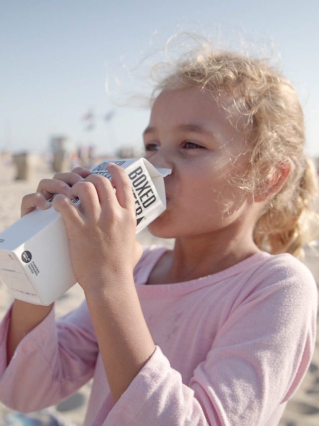 5 Fun and Easy Ways  to Keep Kids Hydrated This Summer
